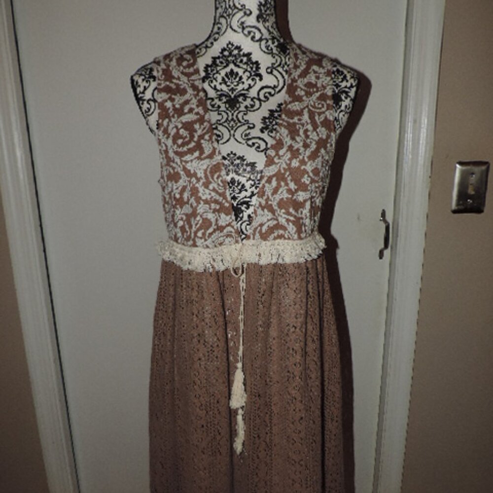 Sleeveless low cut shirt